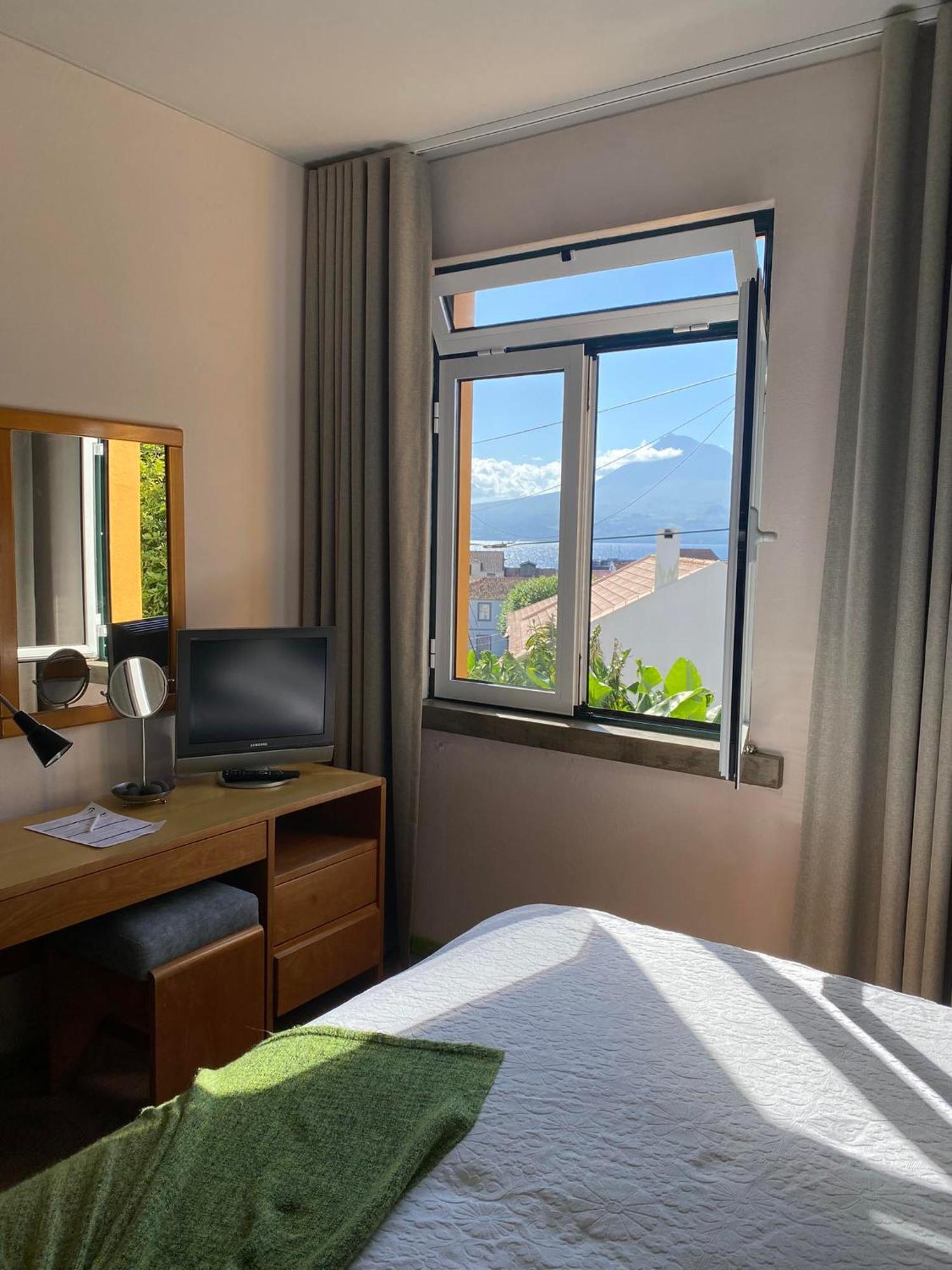 Hospedaria Verdemar Horta  Exteriör bild